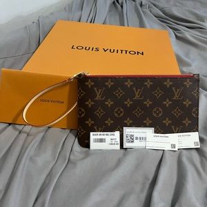 BRAND NEW!!!! Louis Vuitton Pouchette
